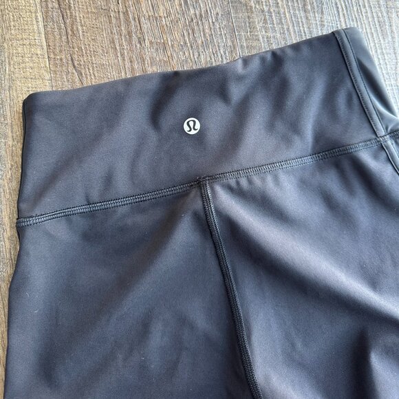 Lululemon Squad Goals Crop Legging in Black - Size 4 - Picture 3 of 5